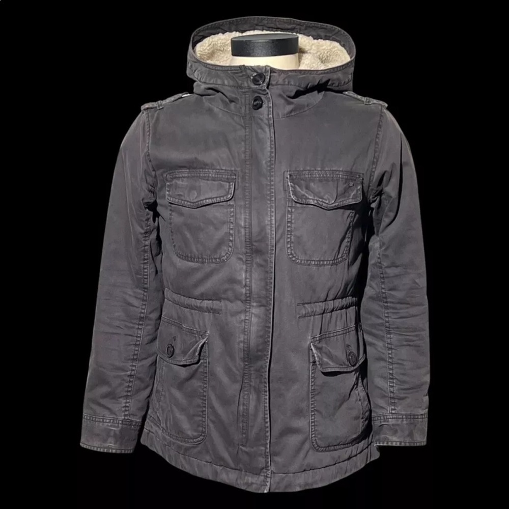 American eagle womens jacket warm but not to thick